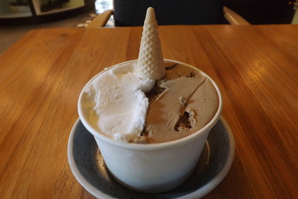 アイスクリーム（ココナッツ、チョコレート）